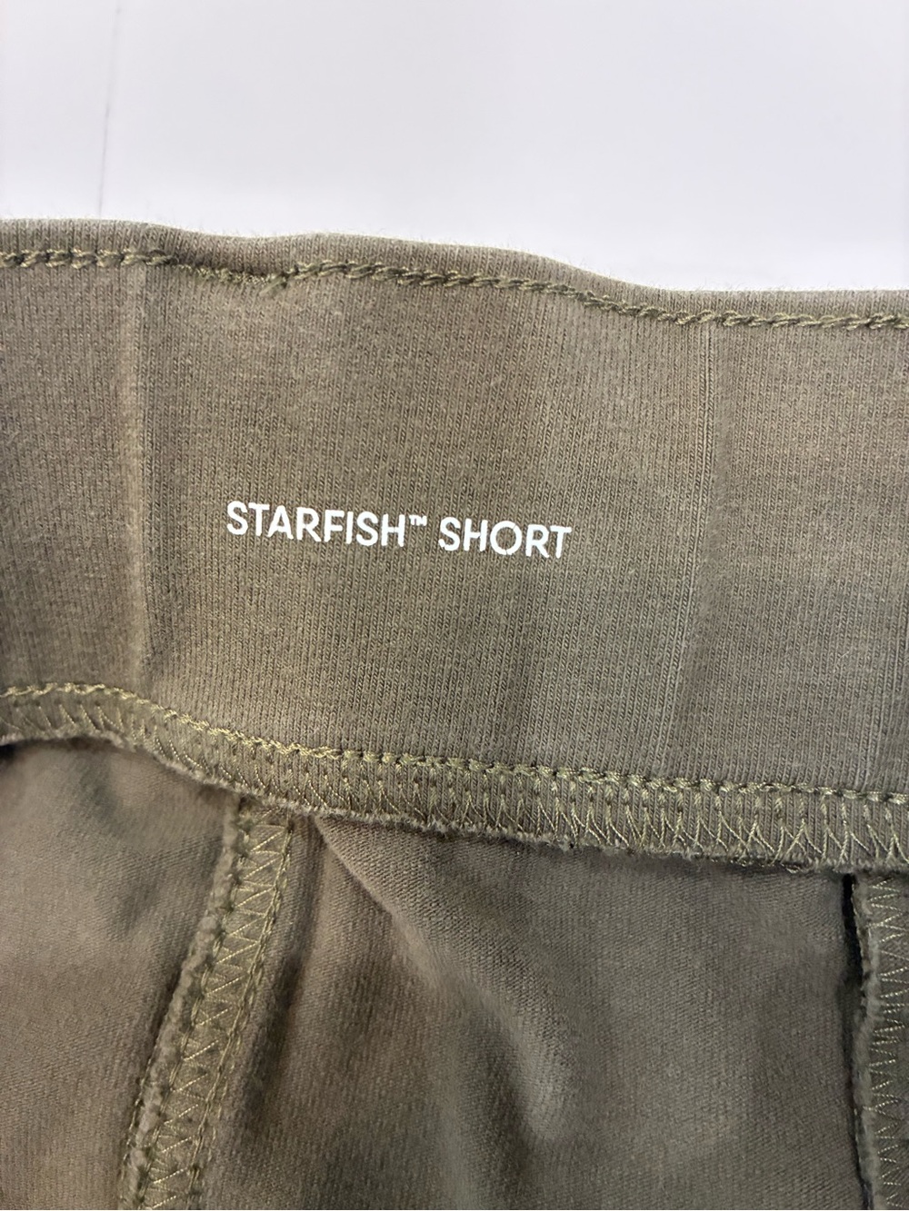 Lands’ End Starfish Pull‑On Cargo Shorts (Large) Olive Green Like New - Picture 4 of 12
